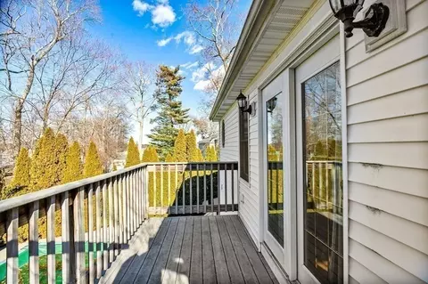 85 Pleasant Cir, Canton, MA 02021 photo 28