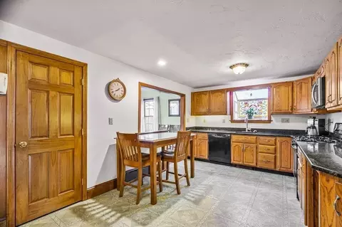85 Pleasant Cir, Canton, MA 02021 photo 6