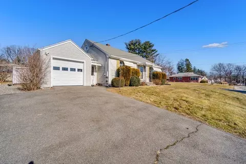 137 Lawrence Rd, Chicopee, MA 01013 photo 8