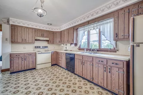 137 Lawrence Rd, Chicopee, MA 01013 photo 15