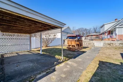 137 Lawrence Rd, Chicopee, MA 01013 photo 11