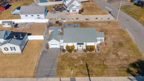 137 Lawrence Rd, Chicopee, MA 01013 photo 3
