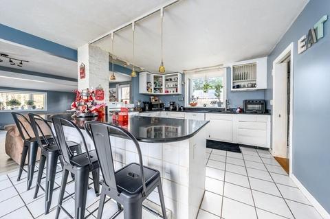 8 Parkwood Dr, Wareham, MA 02571 photo 5