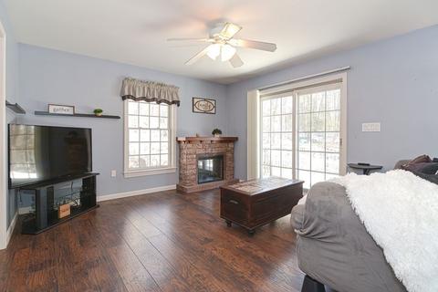 106 Taft St, Upton, MA 01568 photo 4