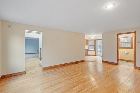 29 Pleasant St, Upton, MA 01568 photo 9