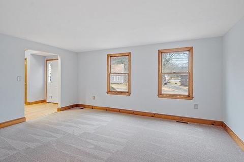 29 Pleasant St, Upton, MA 01568 photo 15