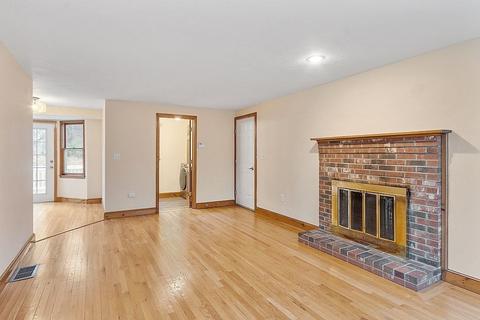 29 Pleasant St, Upton, MA 01568 photo 8