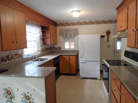 557 Lenox St, Athol, MA 01331 photo 6