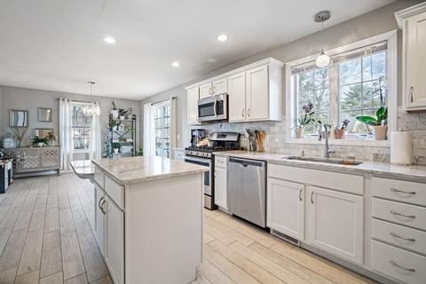 175 Fiberloid St, Springfield, MA 01151 photo 3