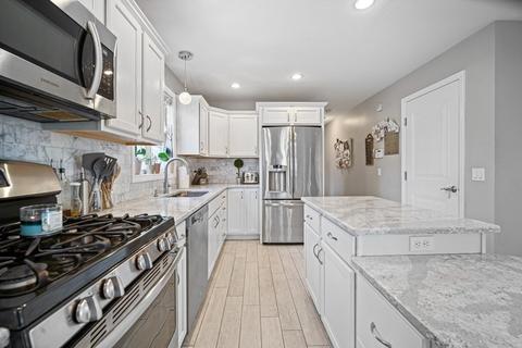 175 Fiberloid St, Springfield, MA 01151 photo 5