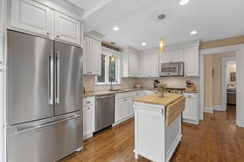 54 Pilgrim Rd, Marblehead, MA 01945 photo 11
