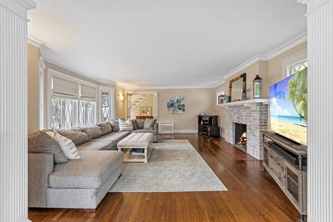 54 Pilgrim Rd, Marblehead, MA 01945 photo 8