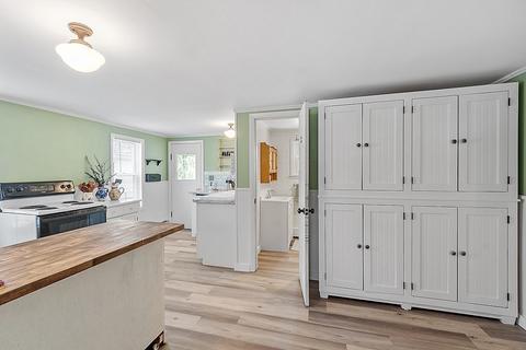 20 Everett Ave, Athol, MA 01331 photo 9