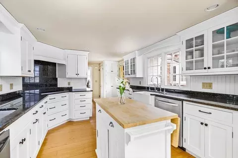 681 Main St, Hingham, MA 02043 photo 3
