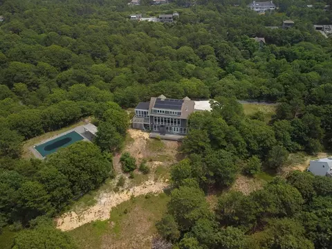 11 Cooper Rd, Truro, MA 02666