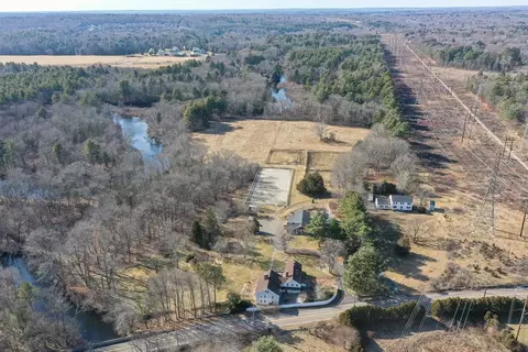 6 Myrtle St, Millis, MA 02054 photo 2