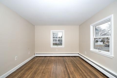 16 Perry St, Danvers, MA 01923 photo 20