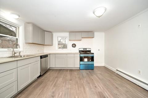 16 Perry St, Danvers, MA 01923 photo 5