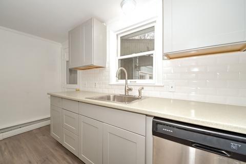 16 Perry St, Danvers, MA 01923 photo 7