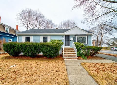 16 Perry St, Danvers, MA 01923 photo 1