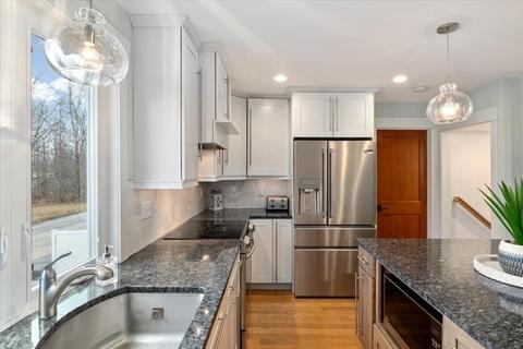 20 Bates Point Rd, Webster, MA 01570 photo 12