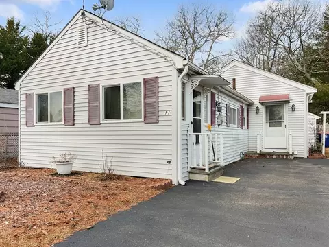 11 Crocker Ave, Wareham, MA 02571 photo 1