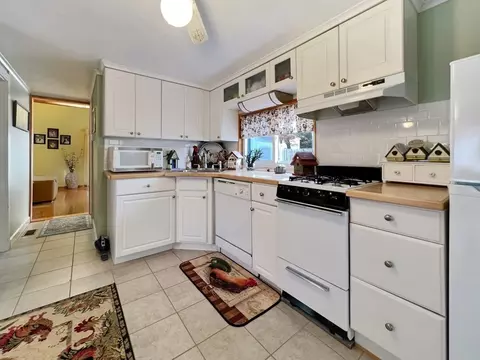 11 Crocker Ave, Wareham, MA 02571 photo 6