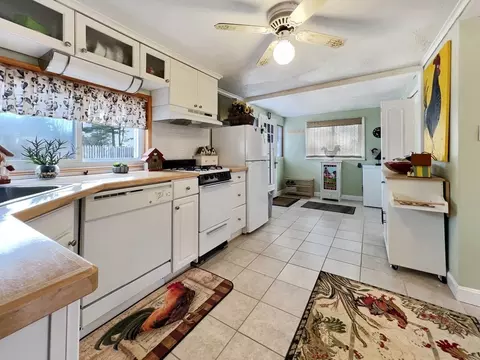 11 Crocker Ave, Wareham, MA 02571 photo 8