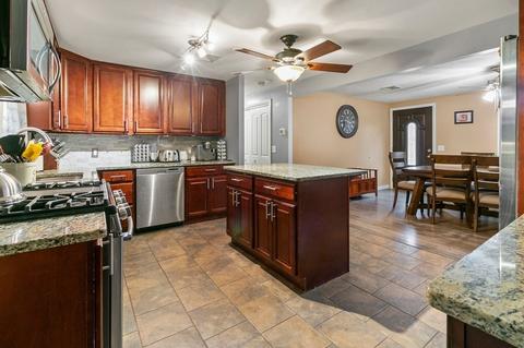 136 Pine Acre Rd, Springfield, MA 01129 photo 8