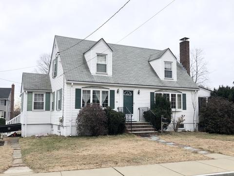 76 Upton Rd, Waltham, MA 02452 photo 1