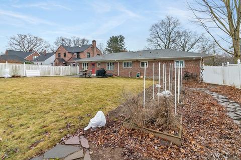 115 Roosevelt Ave, Springfield, MA 01118 photo 39