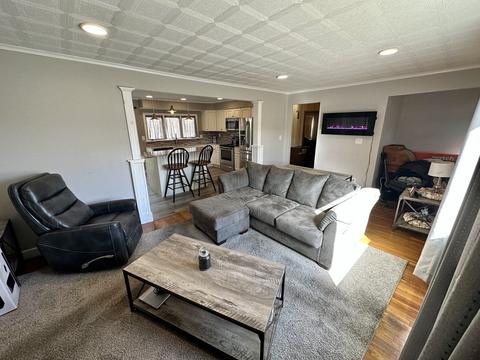 24 Maple Ave, Fairhaven, MA 02719 photo 3