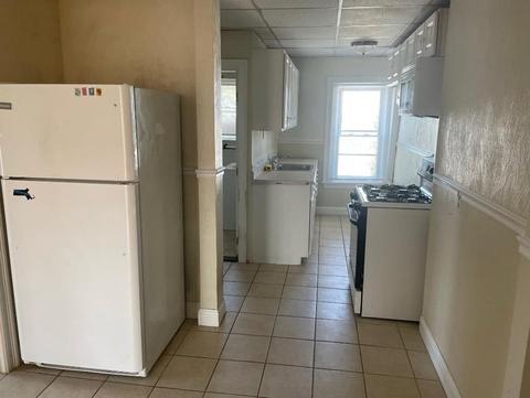 697 2nd St, Fall River, MA 02721 photo 3