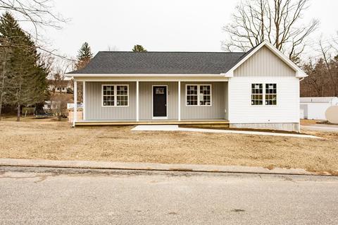 32 Nelson St, Warren, MA 01083 photo 1