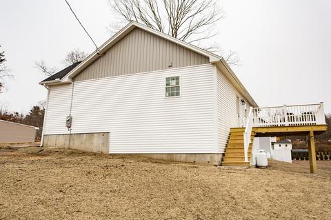 32 Nelson St, Warren, MA 01083 photo 3