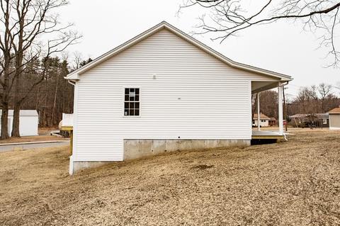 32 Nelson St, Warren, MA 01083 photo 4