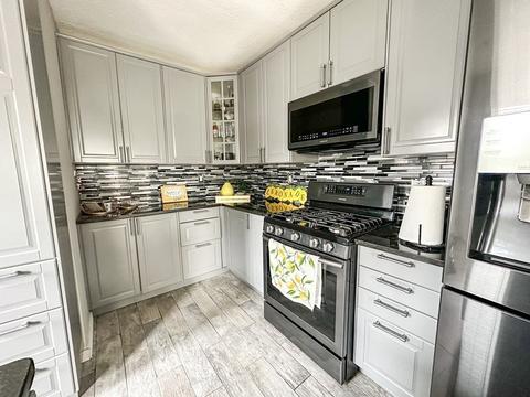 48-50 Silver St, Springfield, MA 01107 photo 6