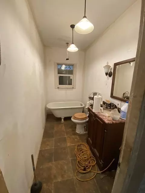 475 E Main St, Orange, MA 01364 photo 2