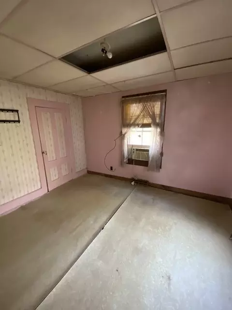 475 E Main St, Orange, MA 01364 photo 3