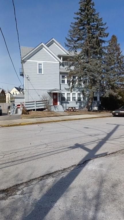 338 Park Pl, Woonsocket, RI 02895 photo 4