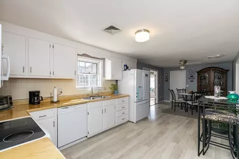 76 Compass Cir, Hyannis, MA 02601 photo 7