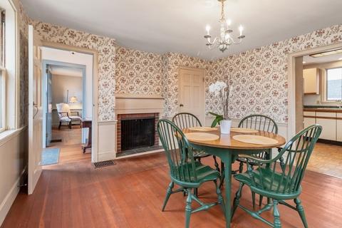 2 Chestnut St, Marblehead, MA 01945 photo 9