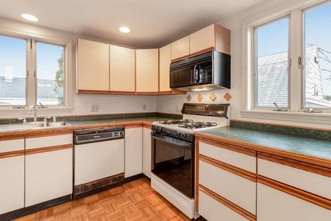 2 Chestnut St, Marblehead, MA 01945 photo 10