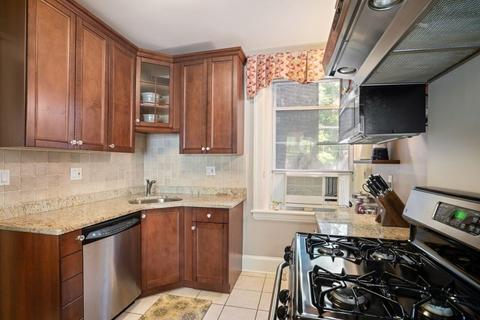 231 Freeman St #2, Brookline, MA 02446 photo 8