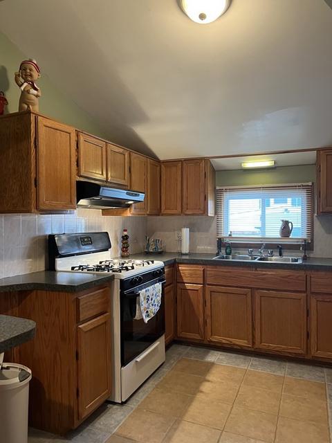 135 Pebble St, Fall River, MA 02721 photo 17