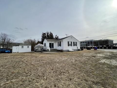 8 Tower Ln, Bourne, MA 02532 photo 2