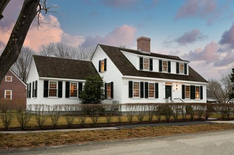 40 Spring St, Hingham, MA 02043 photo 1
