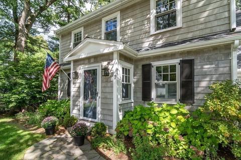 7 Summit Rd, Wellesley, MA 02482 photo 2