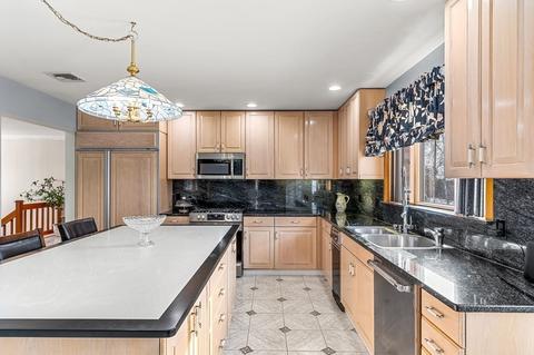 88 Juniper Dr, Saugus, MA 01906 photo 10