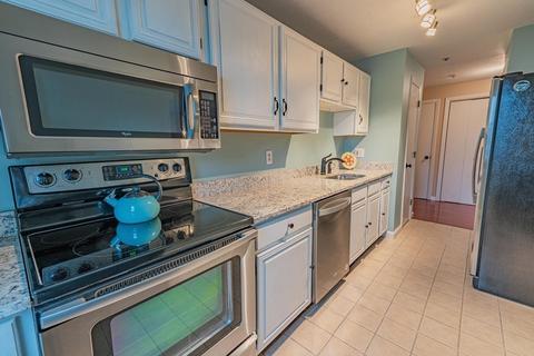 38 Dunham Rd #210, Beverly, MA 01915 photo 11